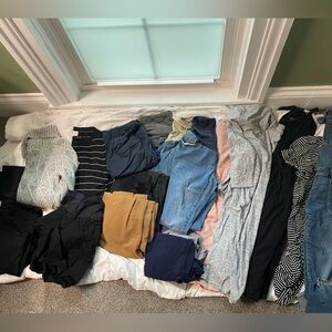 Lot of maternity clothes - 22 items